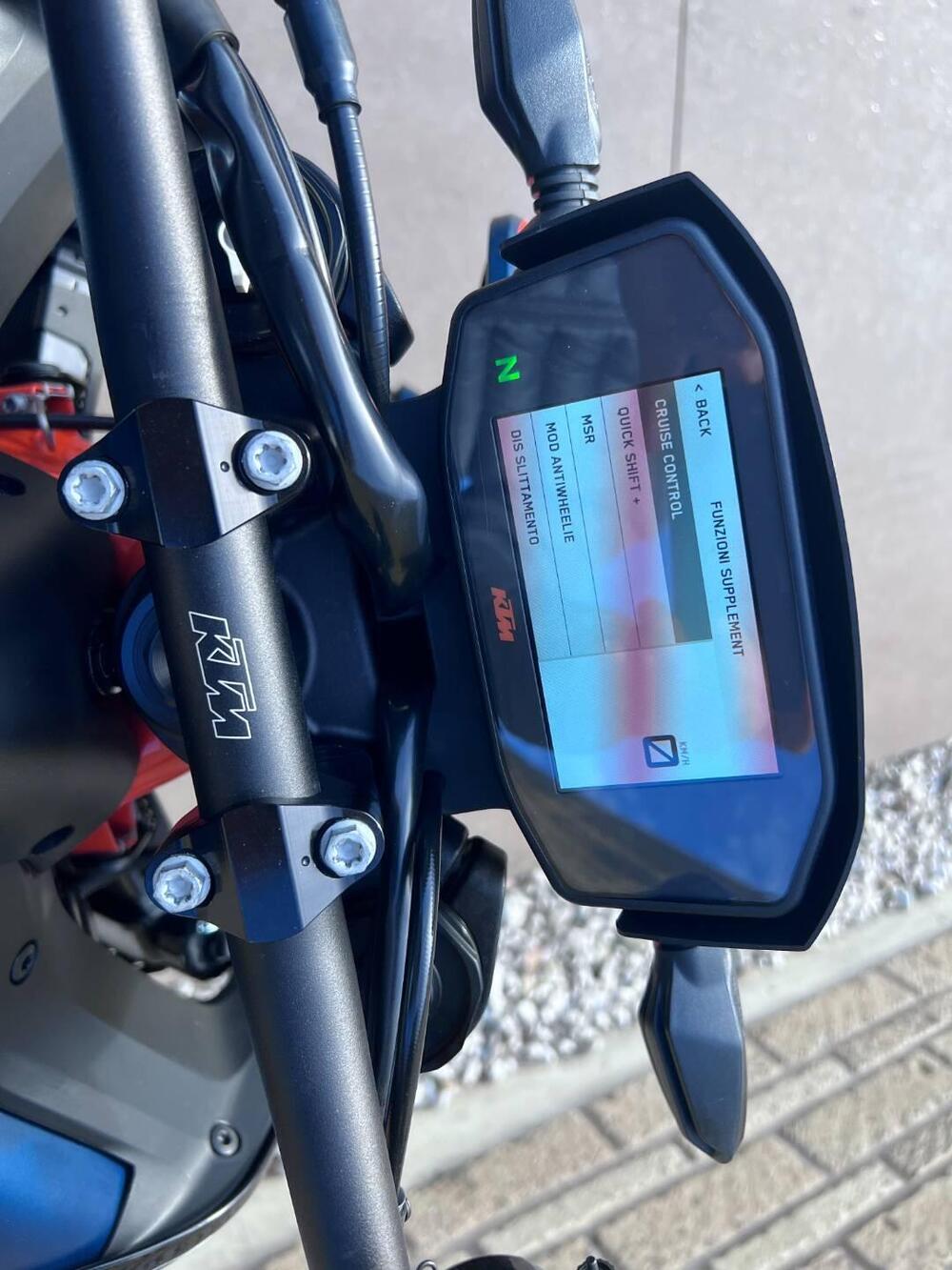 KTM 890 Duke R (2022 - 23) (15)