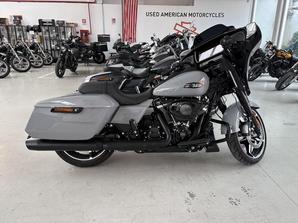 Harley-Davidson Street Glide (2024 - 26)