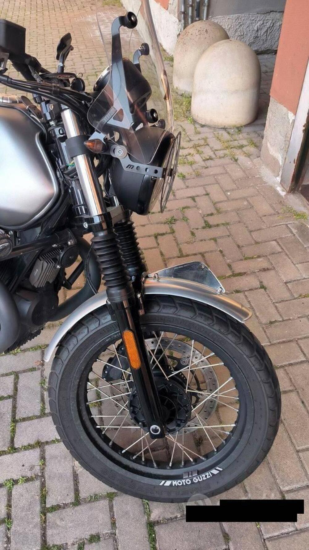 Moto Guzzi V7 III Rough (2018 - 20) (6)
