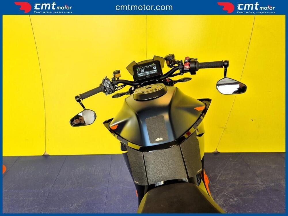 KTM 1290 Super Duke R (2022 - 23) (10)