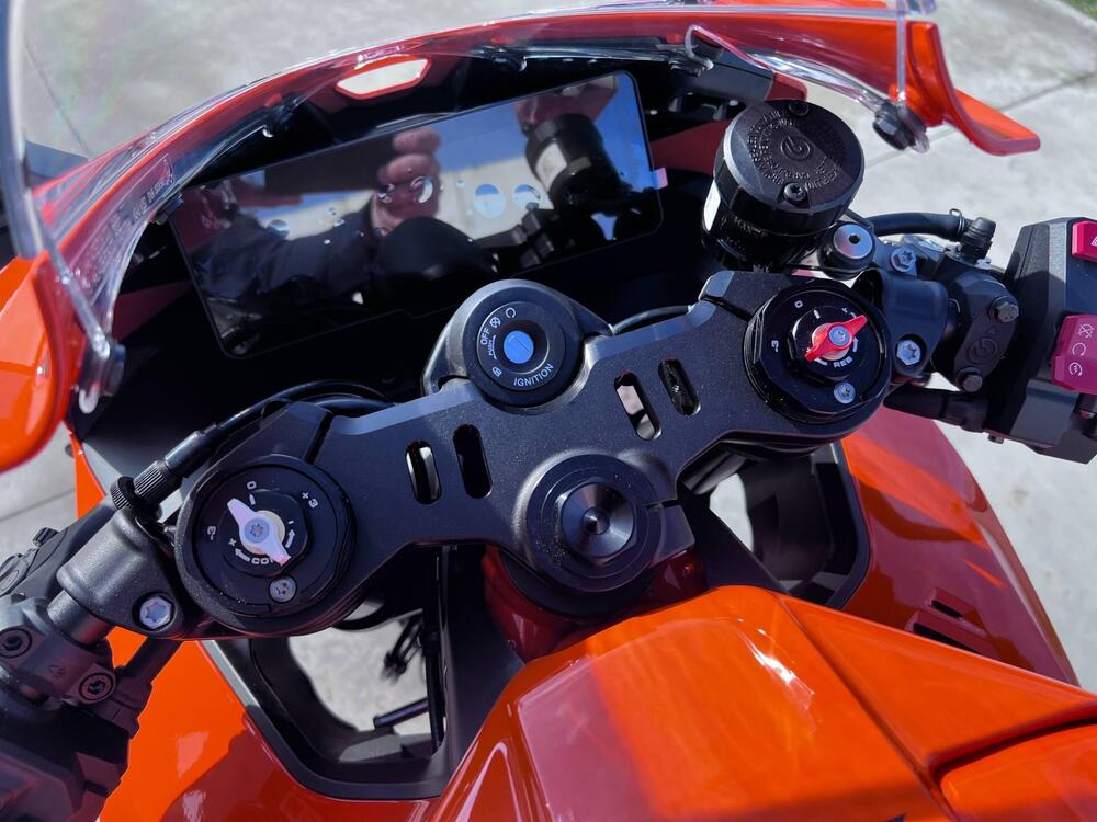 KTM 990 RC R (2026) (7)