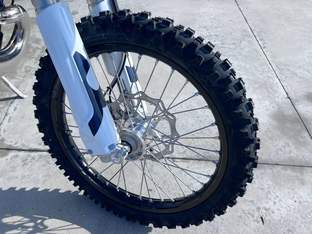 Husqvarna TE 300 (2026) (3)