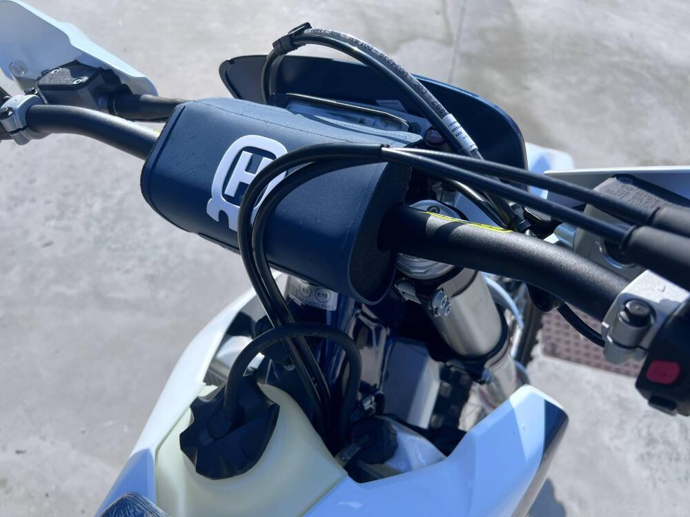 Husqvarna TE 300 (2026) (11)