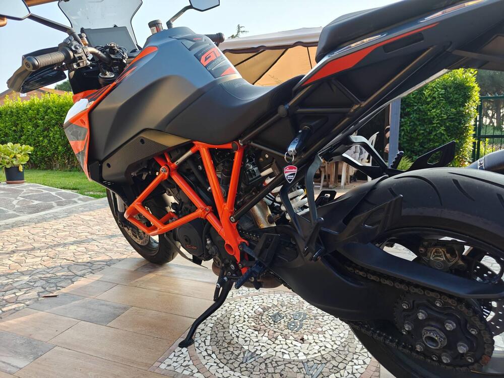 KTM 1290 Super Duke GT (2022 - 25) (4)