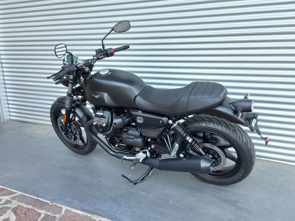 Moto Guzzi V7 Stone (2025 - 26) (6)