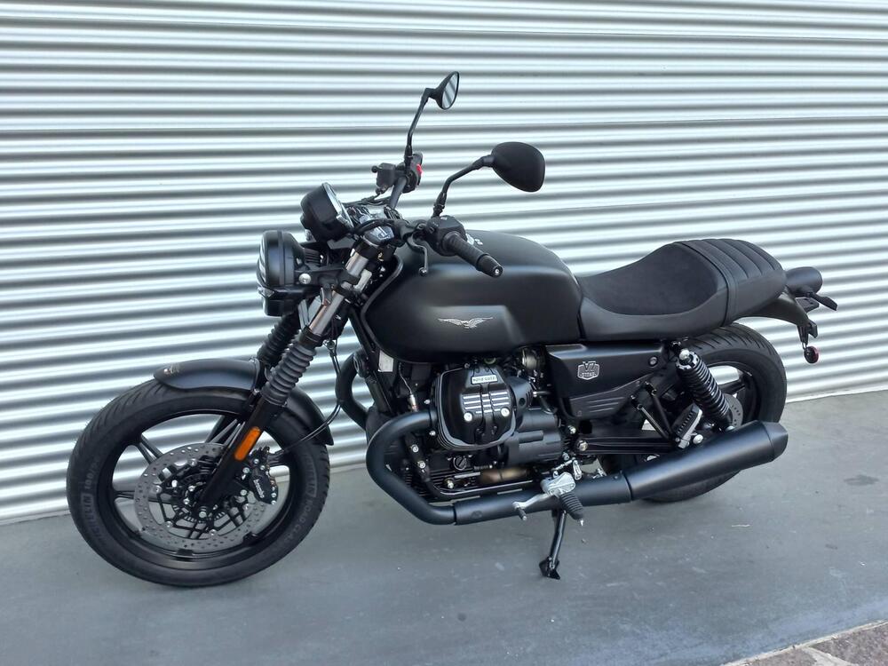 Moto Guzzi V7 Stone (2025 - 26) (4)