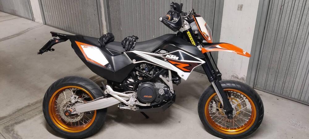 KTM 690 SMC (2008- 11) (2)