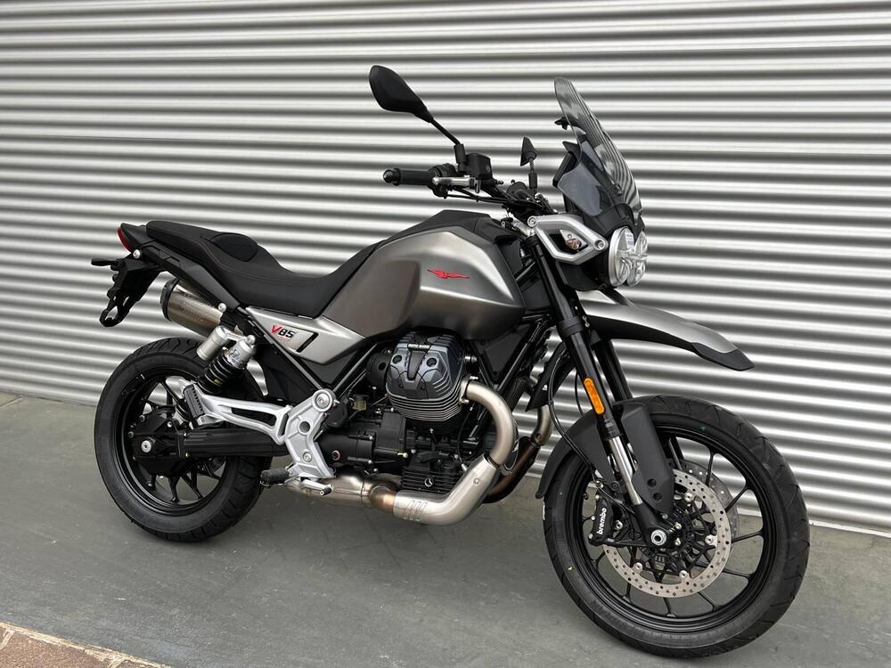 Moto Guzzi V85 Strada (2024 - 26) (3)