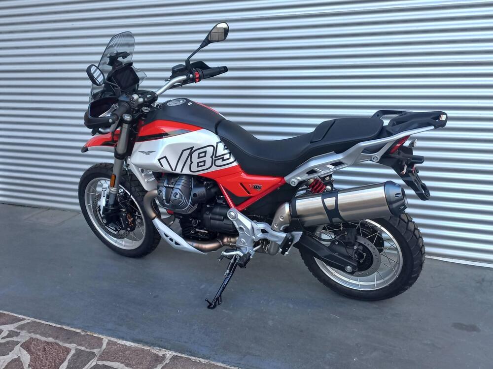 Moto Guzzi V85 TT (2024 - 26) (6)