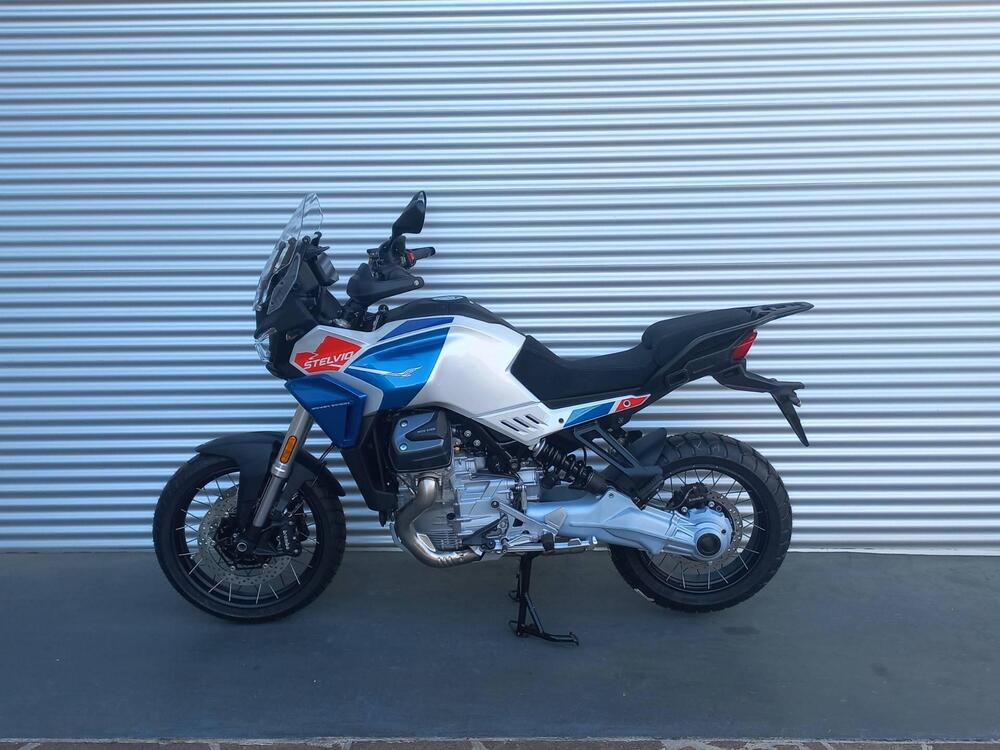 Moto Guzzi Stelvio Duecento Tributo (2025 - 26) (5)