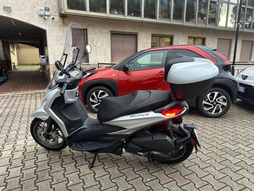 Piaggio Beverly 300 ABS-ASR (2021 - 25) (4)