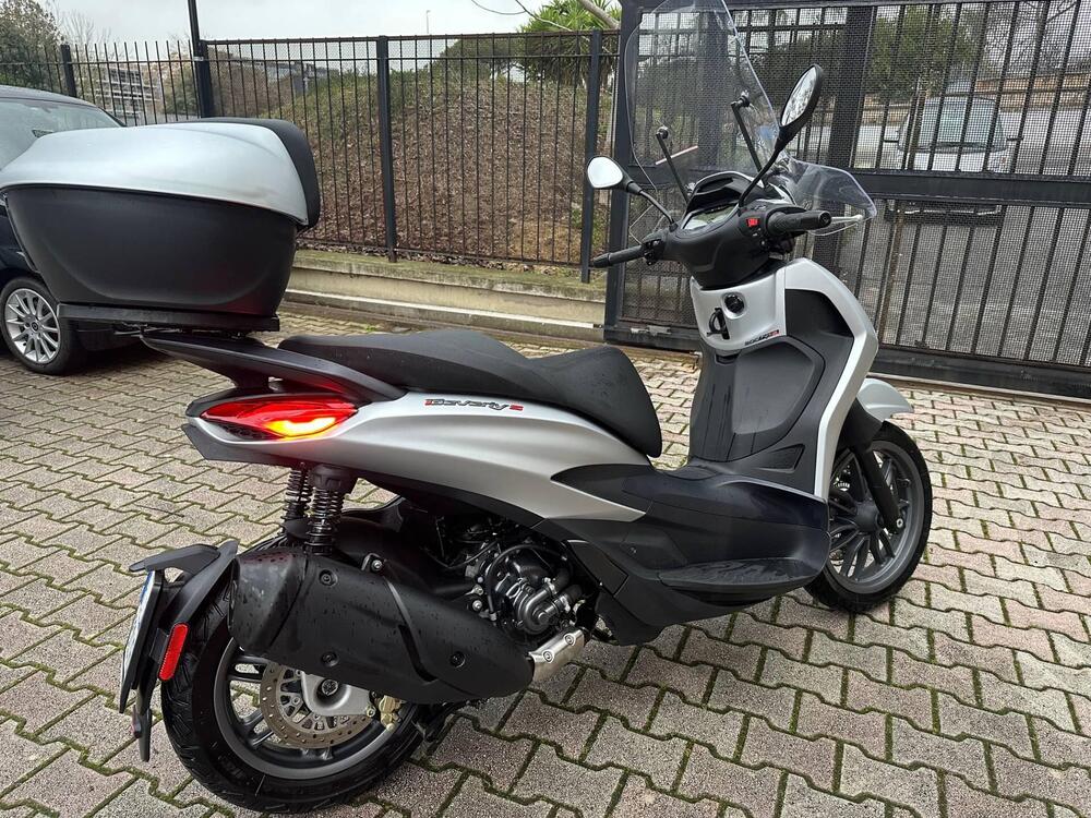 Piaggio Beverly 300 ABS-ASR (2021 - 25) (6)