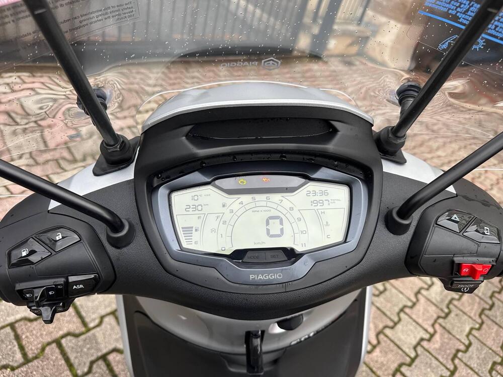 Piaggio Beverly 300 ABS-ASR (2021 - 25) (7)