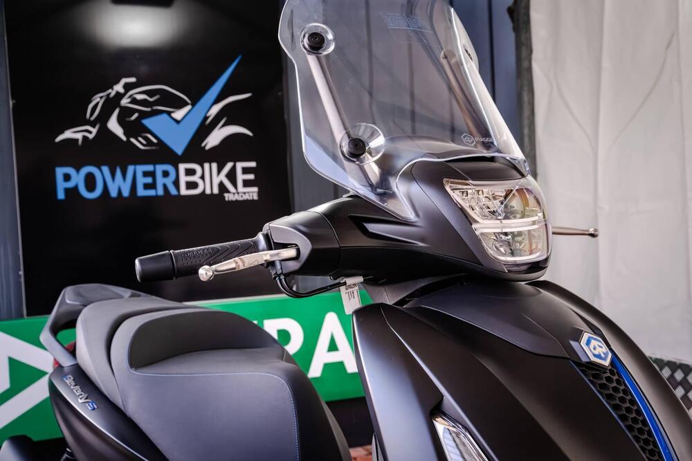 Piaggio Beverly 400 S (2025 - 26) (4)