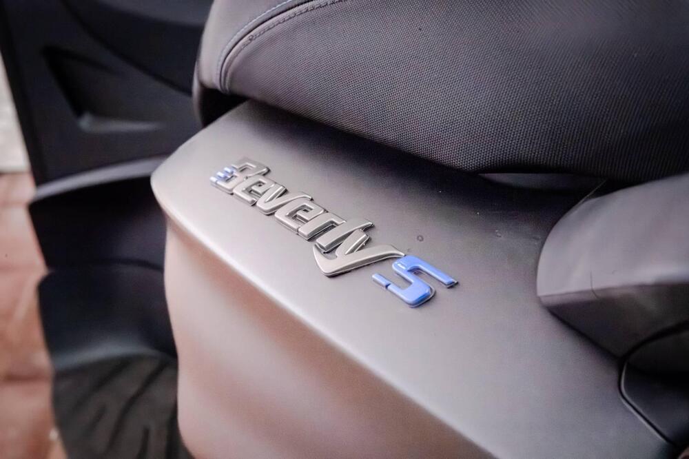 Piaggio Beverly 400 S (2025 - 26) (9)