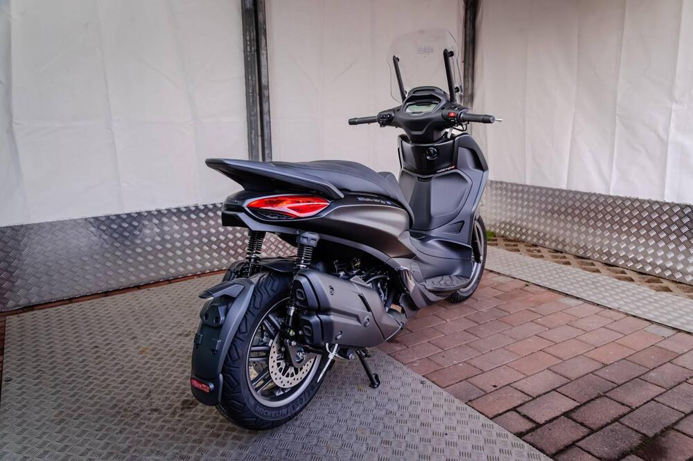 Piaggio Beverly 400 S (2025 - 26) (12)