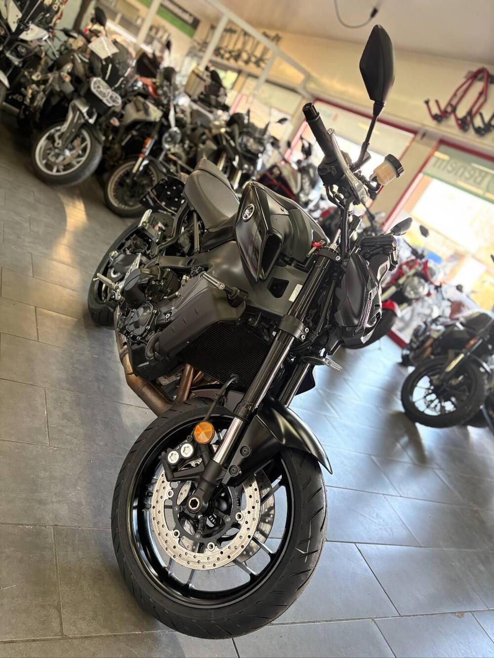 Yamaha MT-09 (2021 - 23) (6)