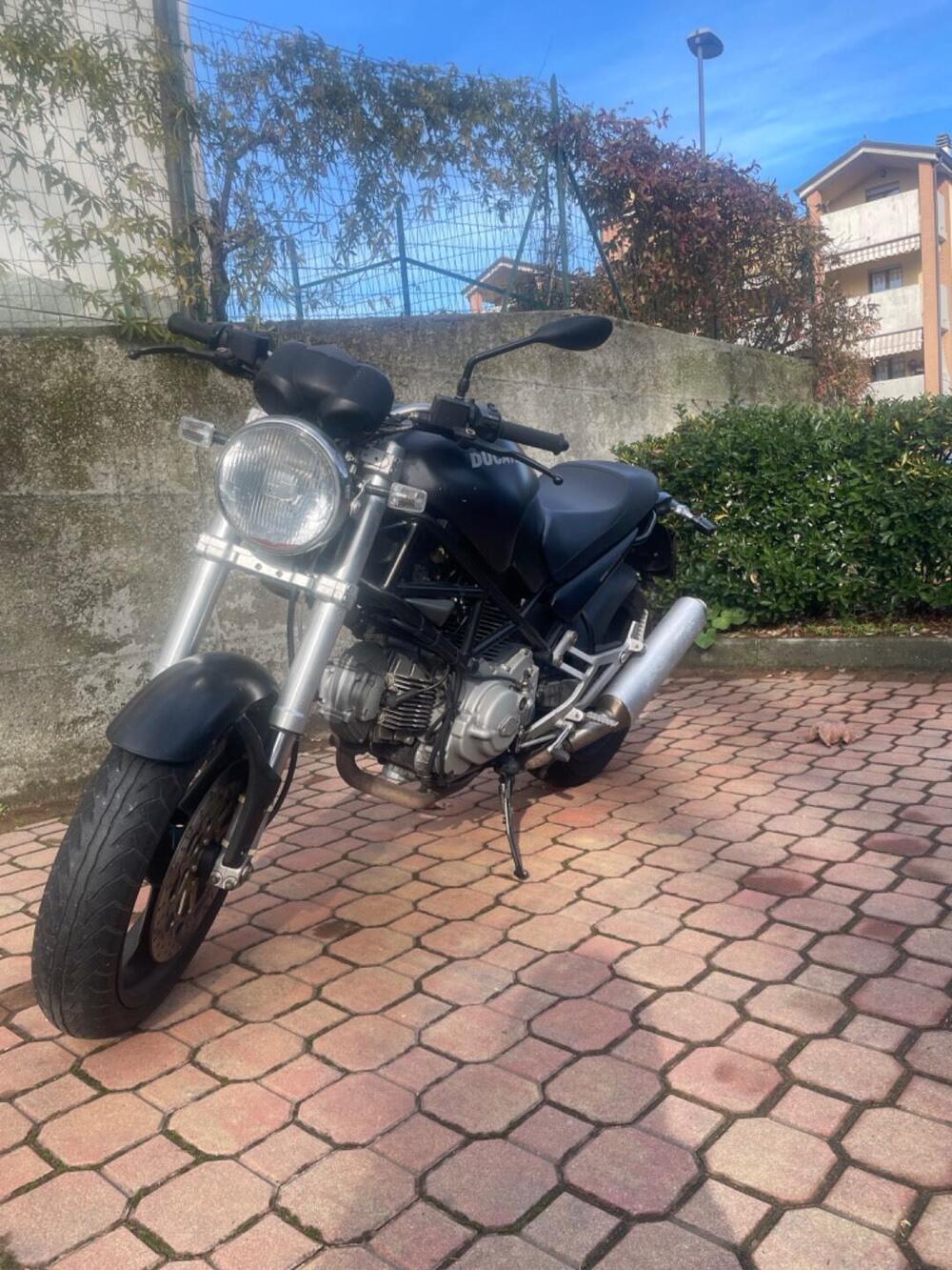 Ducati Monster 600 Dark (1998 - 01)