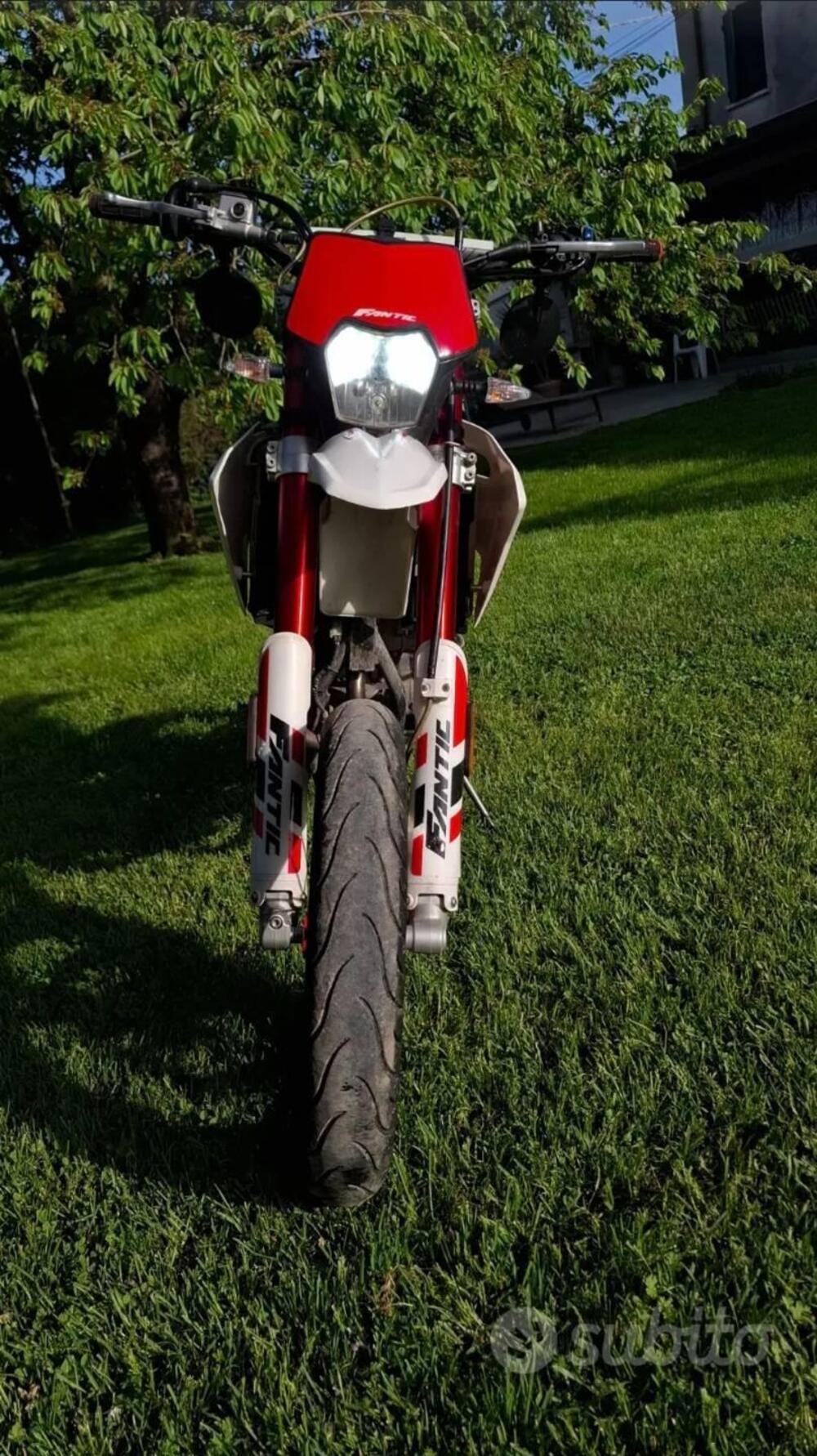 Fantic Motor XMF 125 Motard Performance 4t (2021 - 22) (5)