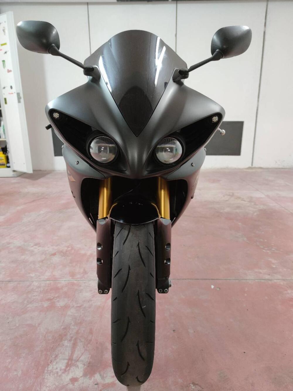 Yamaha YZF R1 (2009 - 11) (4)