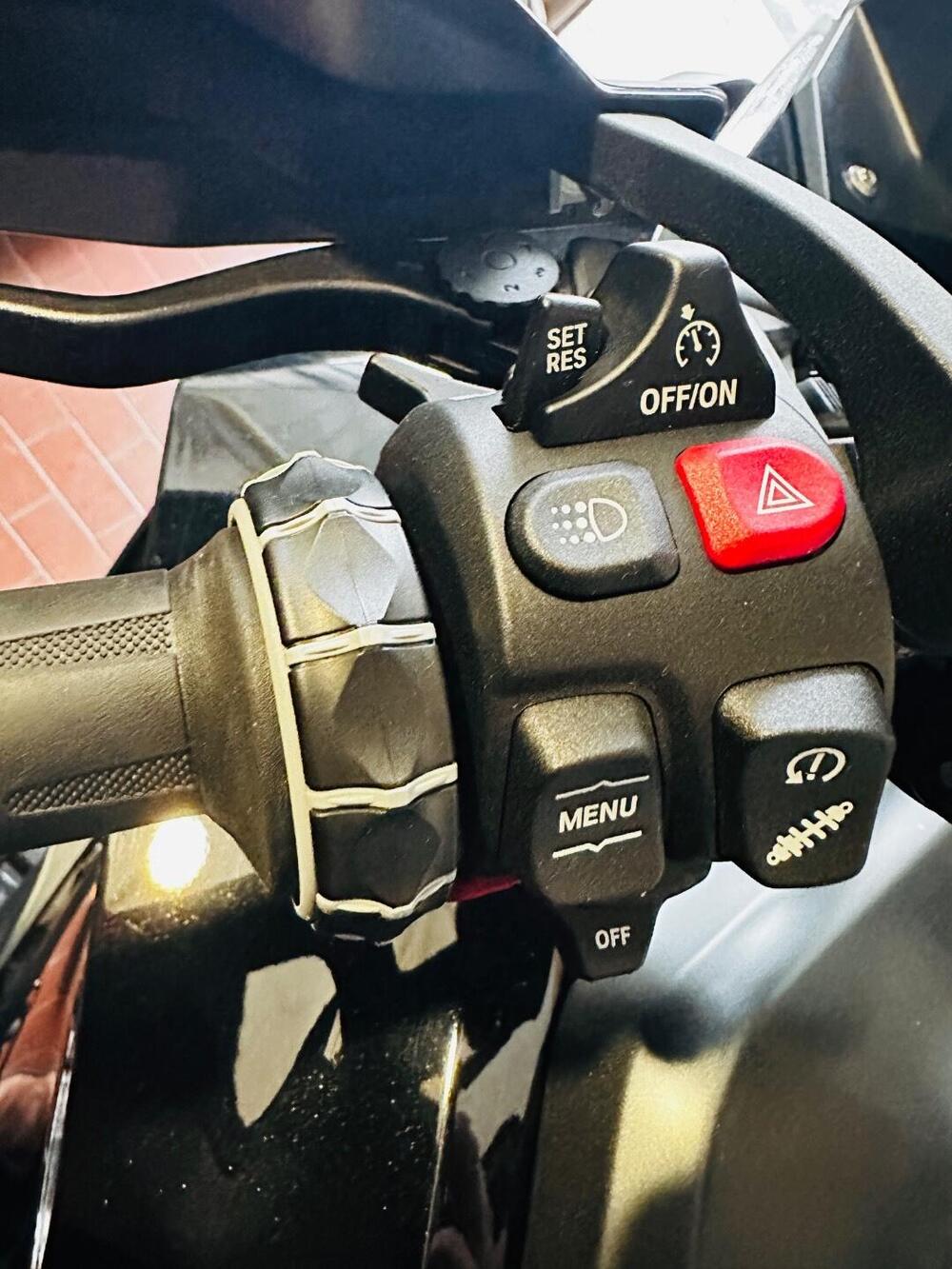 Bmw F 900 XR (2020 - 24) (3)