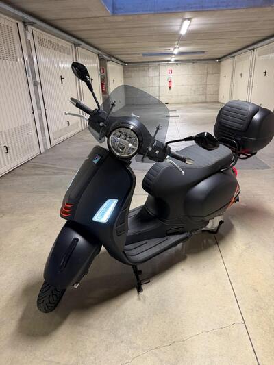 Vespa GTS 300 Super Sport (2023 - 24) usata
