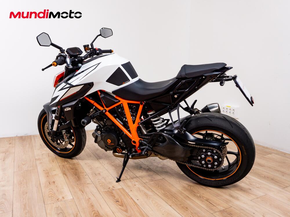 KTM 1290 Super Duke R (2020) (7)