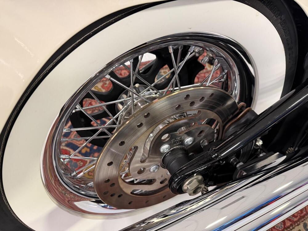 Harley-Davidson 1690 Deluxe ABS (2011 - 16) - FLSTN (15)