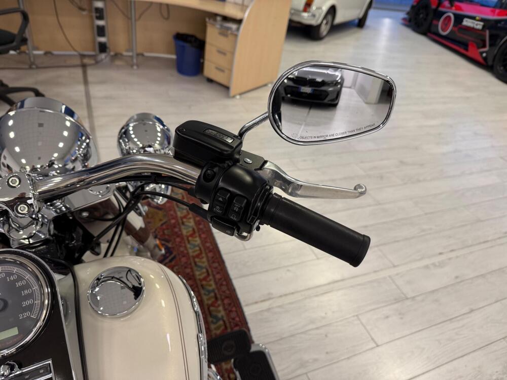 Harley-Davidson 1690 Deluxe ABS (2011 - 16) - FLSTN (11)