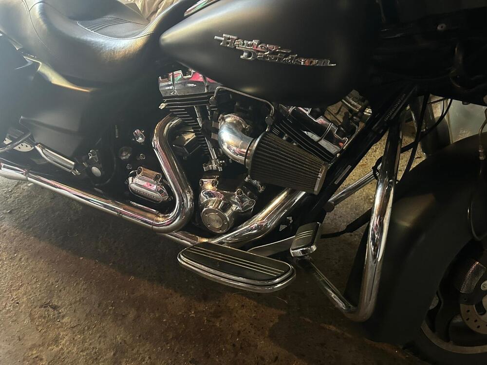 Harley-Davidson 1584 Street Glide (2008 - 10) - FLHX (4)