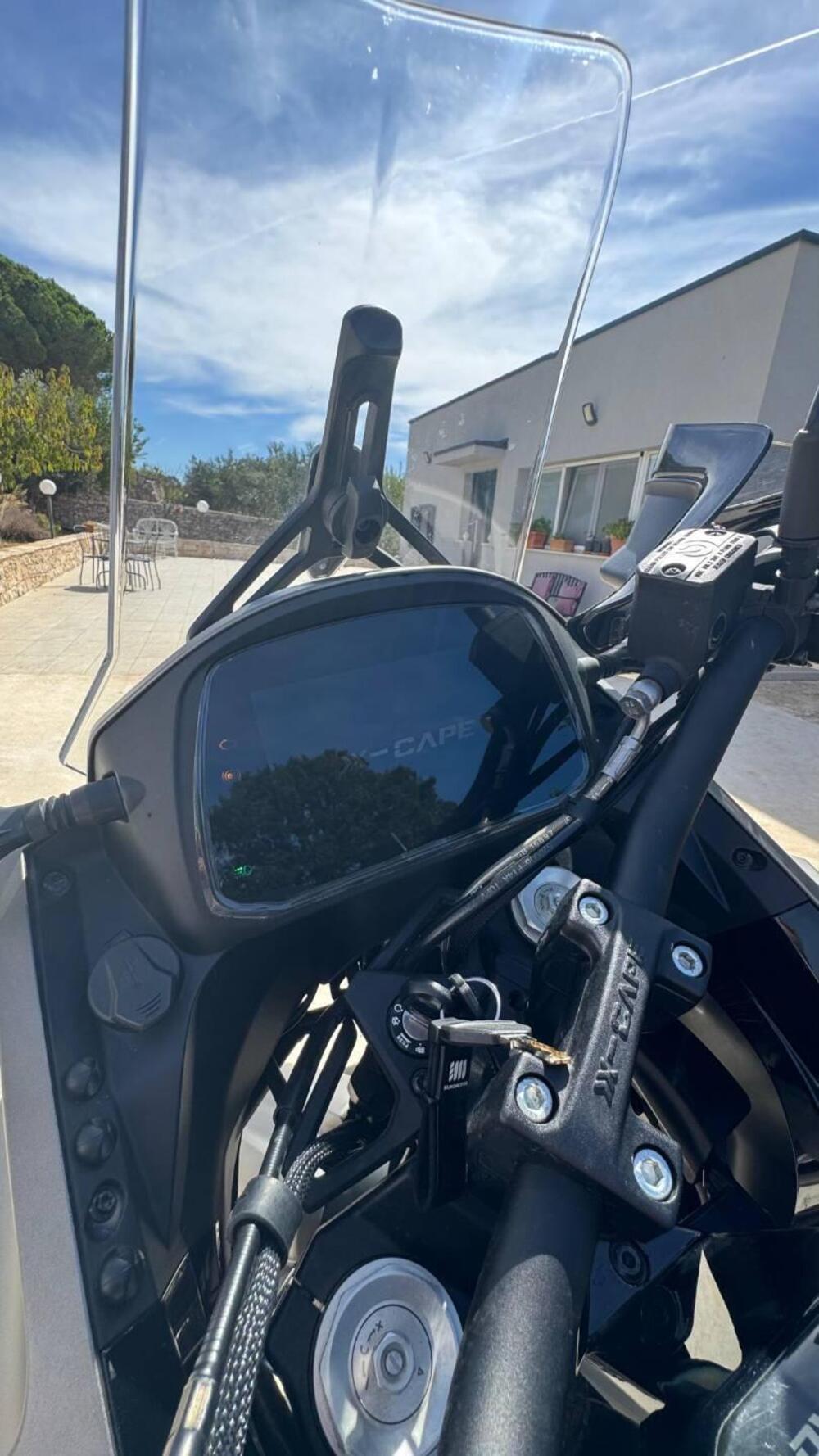 Moto Morini X-Cape 650 (2021 - 26) (14)