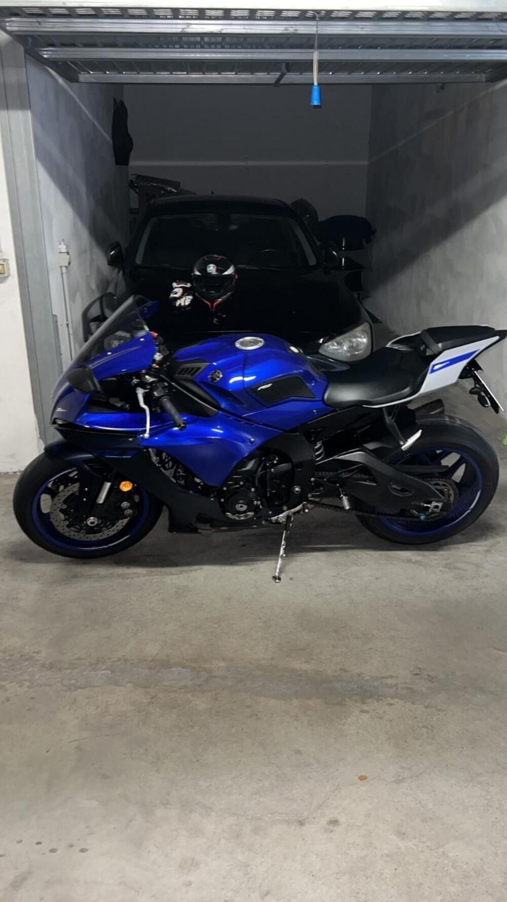 Yamaha YZF R1 (2020 - 25) (2)