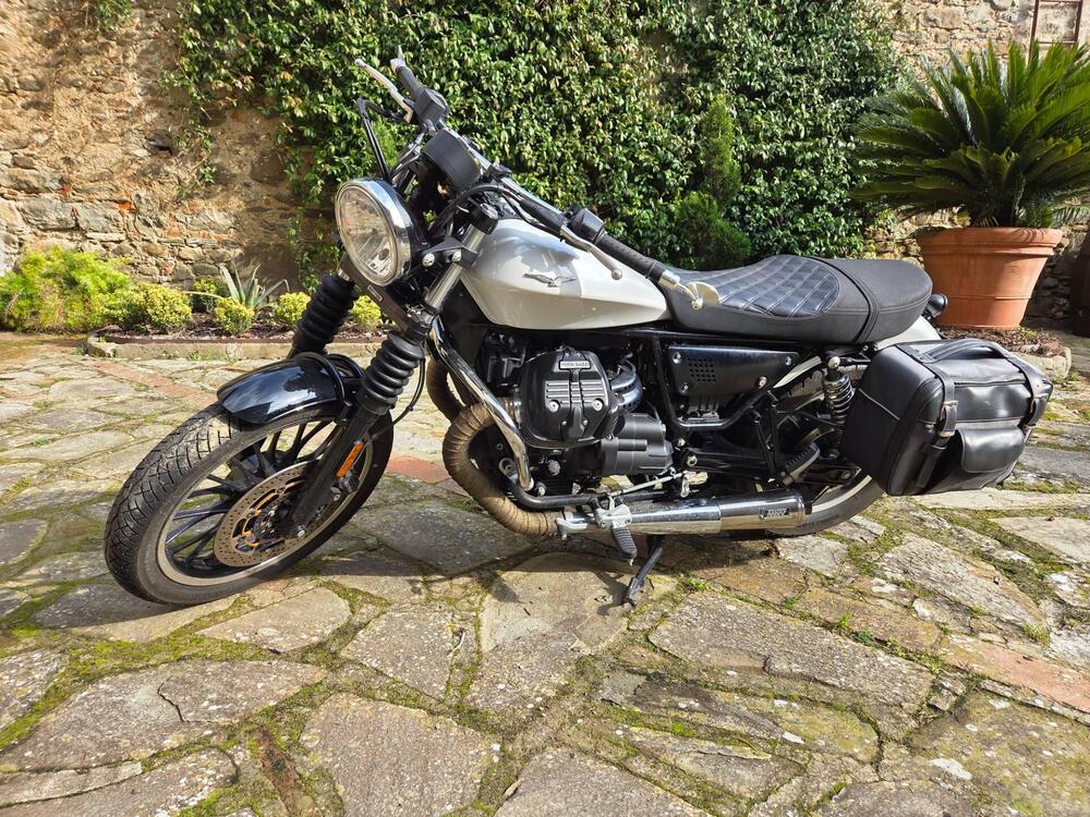 Moto Guzzi V9 Roamer (2016 - 18) (3)