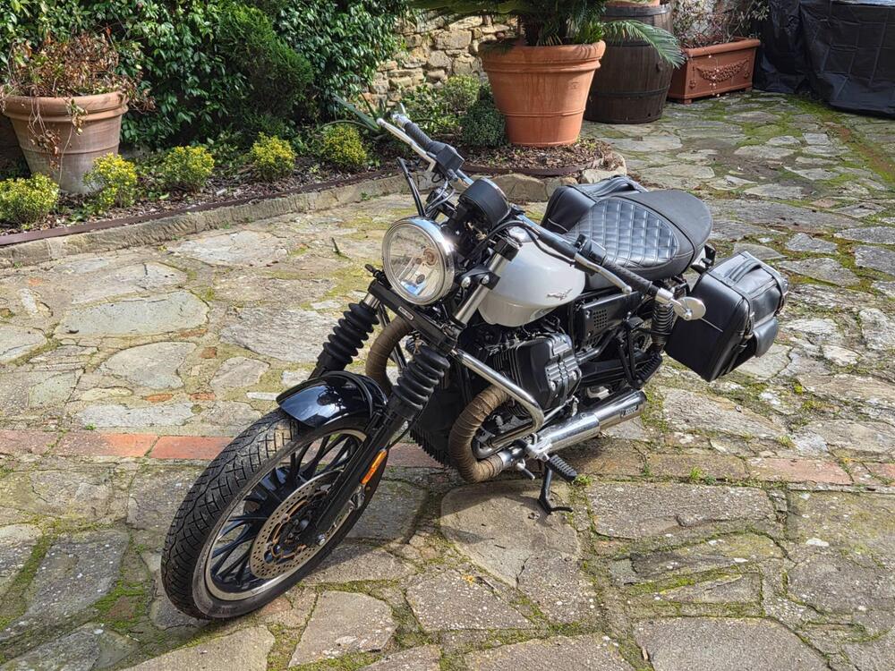 Moto Guzzi V9 Roamer (2016 - 18) (6)