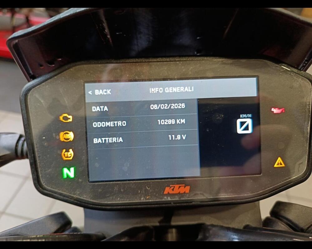 KTM 890 Duke (2021 - 23) (5)