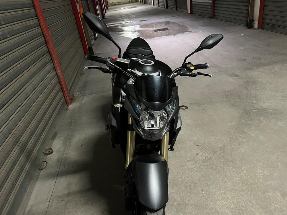 Suzuki GSR 750 (2010 - 15) (6)