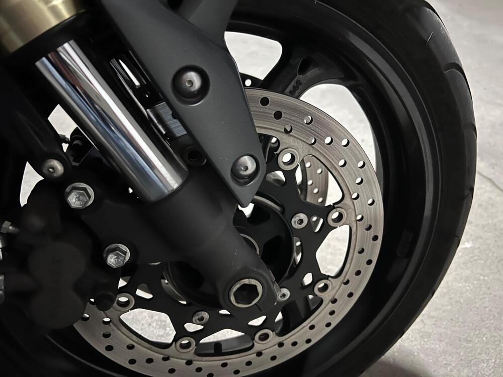 Suzuki GSR 750 (2010 - 15) (9)