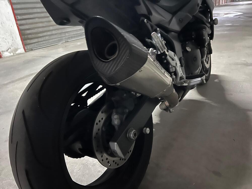 Suzuki GSR 750 (2010 - 15) (10)