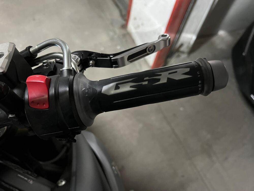 Suzuki GSR 750 (2010 - 15) (11)