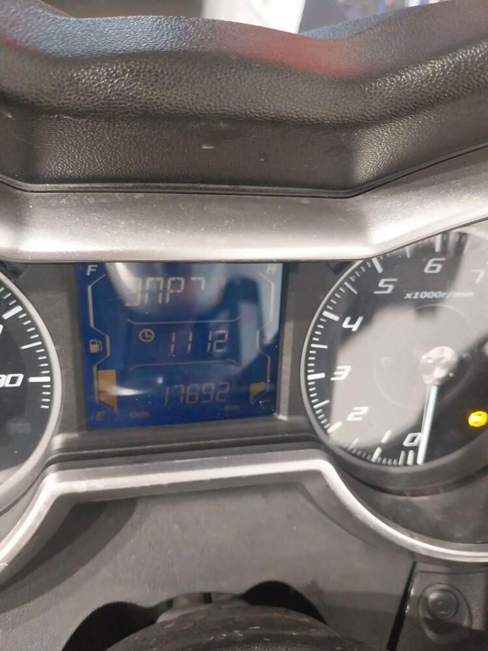 Yamaha X-Max 400 ABS (2017 - 20) (4)