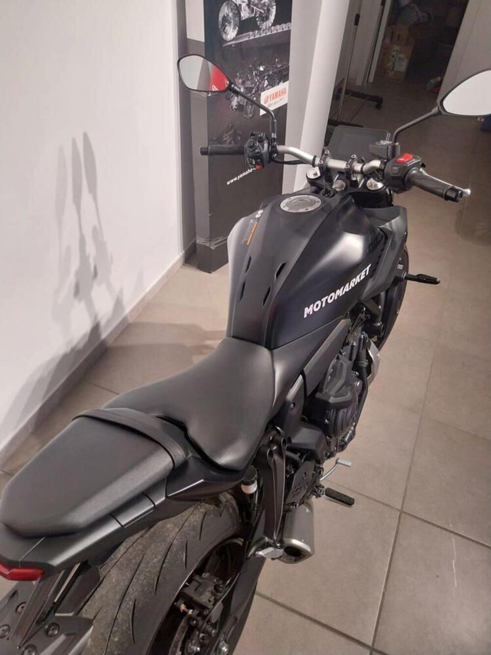 Yamaha MT-07 Y-AMT (2025 - 26) (4)