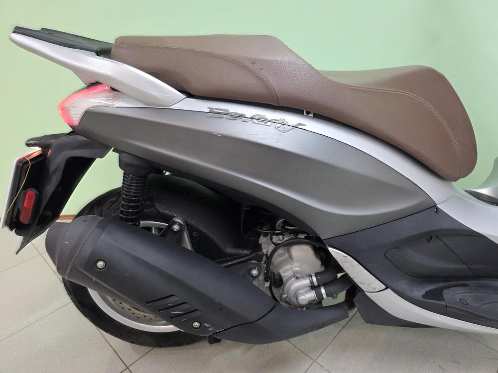Piaggio Beverly 300 i.e. ABS-ASR (2016 - 20) (4)