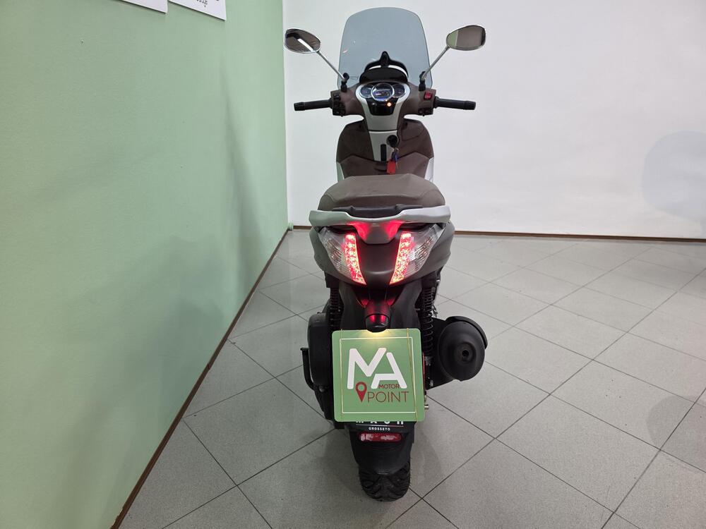 Piaggio Beverly 300 i.e. ABS-ASR (2016 - 20) (5)