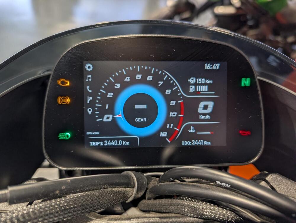 Moto Morini SEIEMMEZZO SCR (2022 - 26) (4)