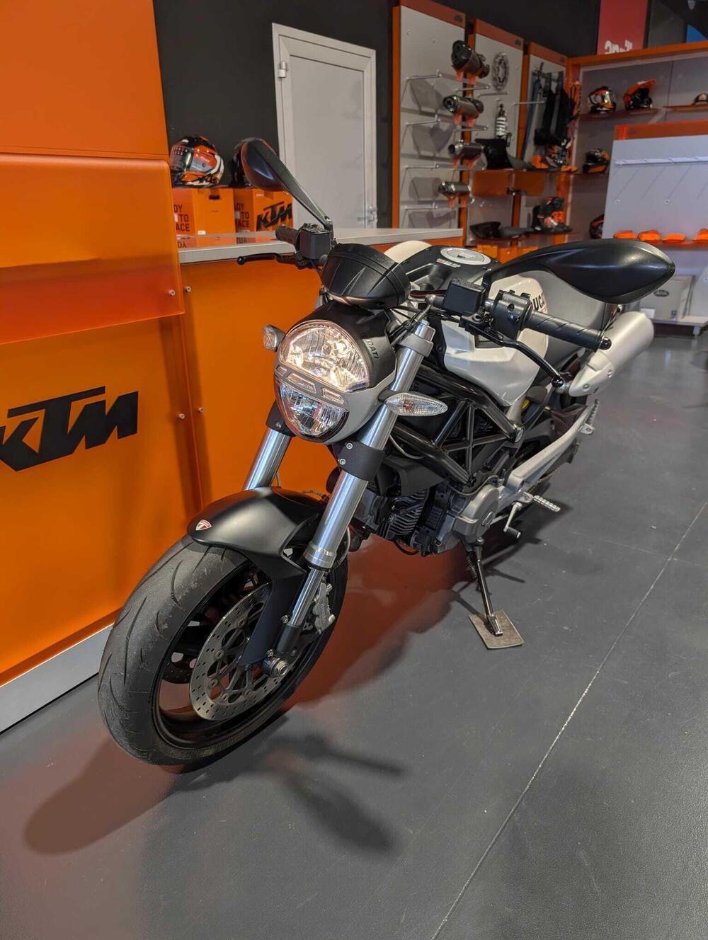 Ducati Monster 696 (2008 - 13) (3)