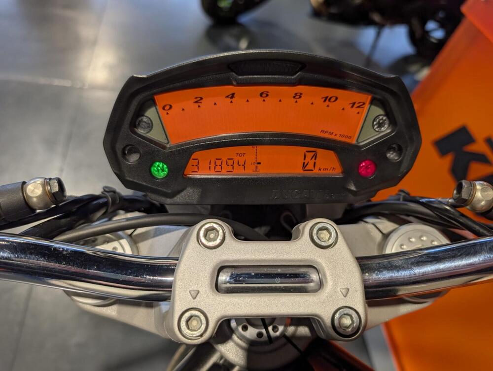 Ducati Monster 696 (2008 - 13) (4)