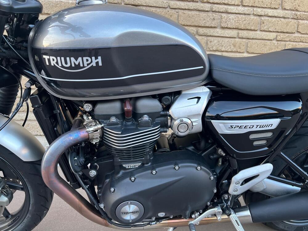 Triumph Speed Twin 1200 (2021 - 24) (2)
