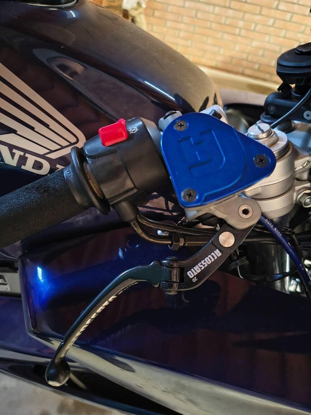 Honda VFR 800 (2002 - 05) (9)