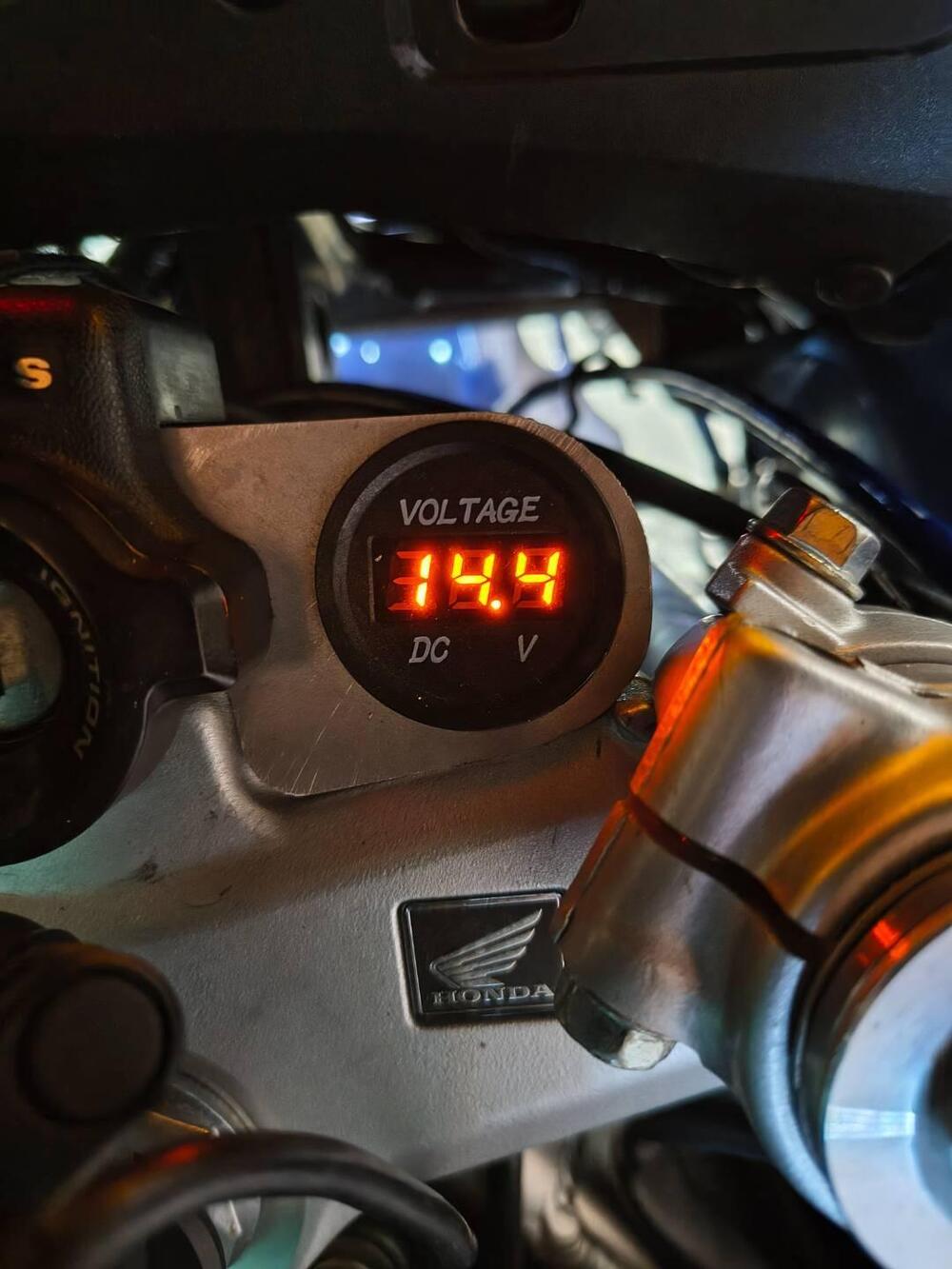 Honda VFR 800 (2002 - 05) (16)