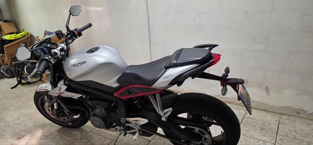 Triumph Street Triple R (2017 - 20) (3)